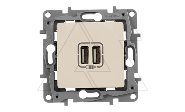 Etika - Зарядное устройство с двумя USB Type A, 240V/5V, 2400мА. (сл.кость)