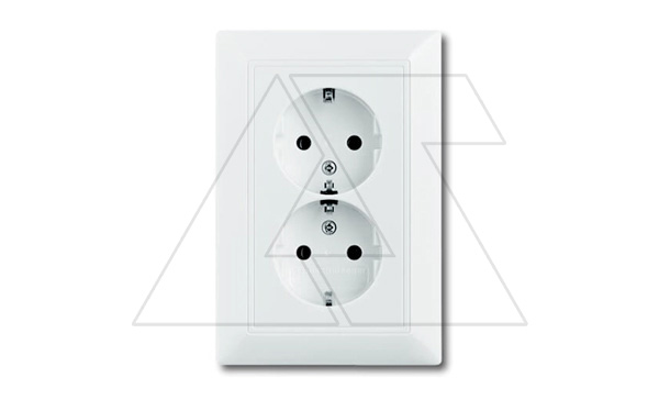 Basic 55 - Розетка 2x2P+E нем. стд.с защитными шторками (белый)