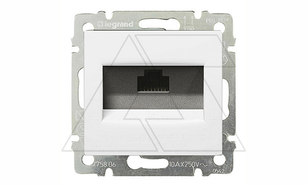 Valena - Розетка 1хRJ-45 UTP CAT5E 8конт., белый