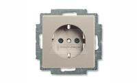 Basic 55 - Розетка 2P+E нем. стд. со шторками (шампань)