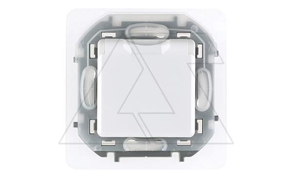 Inspiria - Розетка 2P+E нем. стд. с крышкой, со шторками IP44 (белый)