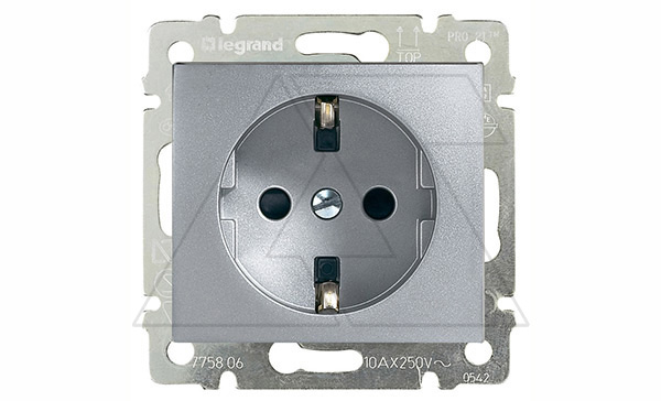 Valena - Розетка 2P+E нем. стд., алюминий