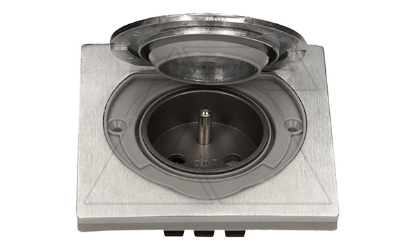 Розетка встраиваемая 2P+E, фр.стандарт, со шторками, IP55, 3680вт, нержавеющая сталь