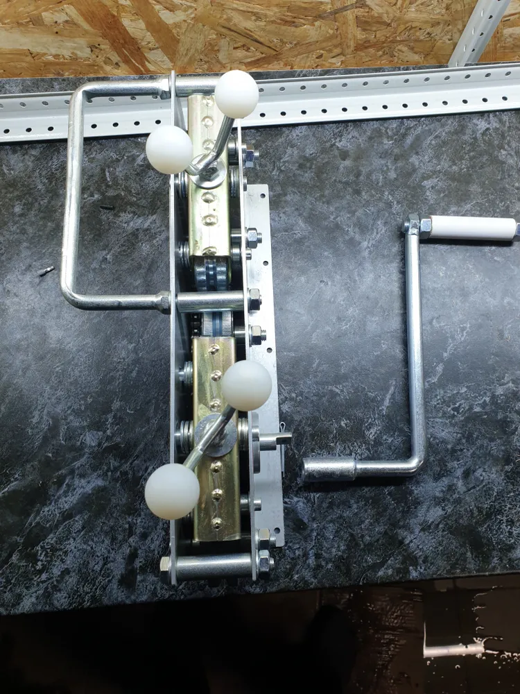 Машинка 9-ти роликовая для выравнивания проволоки и полосы 40х5, ручной привод от интернет-магазина amperkin.by