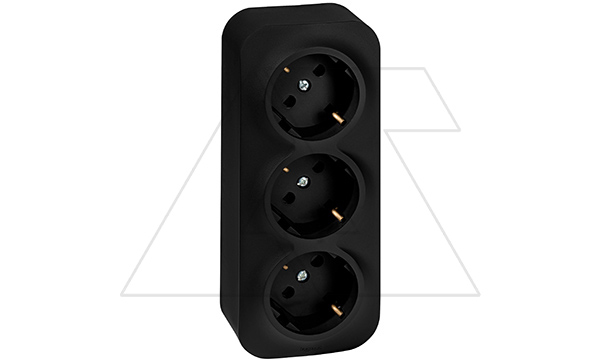 Quteo - Розетка 3x2P+E нем. стд. со шторками, со смещением контактов 45°, черный матовый