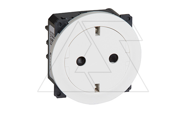 Celiane - Розетка 2P+E, с плоской лицевой панелью, пруж. зажимы, защ. шторки, белый