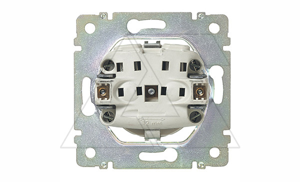 Valena - Розетка 2P+E нем. стд. автозажим, со шторками, сл.кость