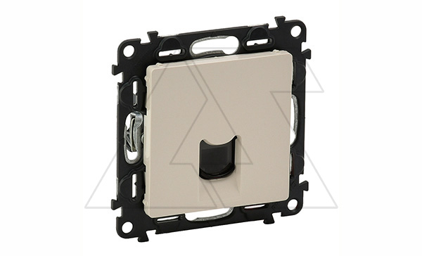 Valena Life - Розетка телеф. 1хRJ 11 4 конт., слоновая кость (инд. упаковка) (стикерованный)