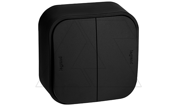 Quteo - Переключатель на 2 направления двухклавишный, накладной монтаж, винт. зажимы, черный матовый