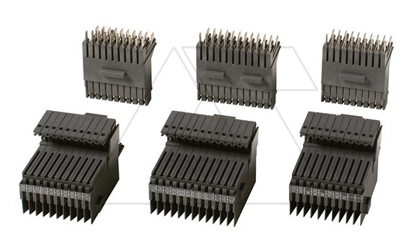 Блок скользящих контактов (правый) для вторичных цепей AUX Q SY PR330/R SOR UVR SCR корзины выкатного T7/T7M