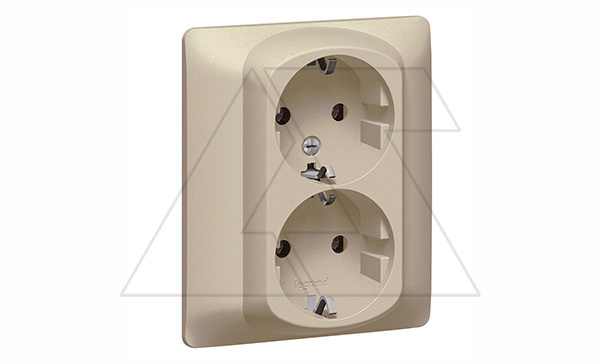 Galea Life - Розетка 2х2P+E нем.стд. в сборе, Titanium