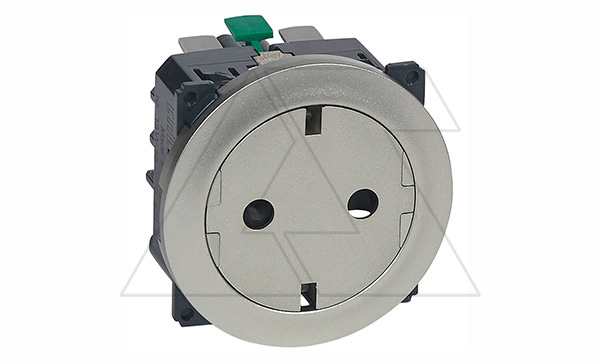 Celiane - Розетка 2P+E, с плоской лицевой панелью, пруж. зажимы, защ. шторки, титан