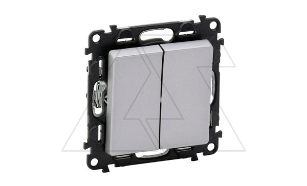 Valena Life - Выключатель двухклавишный, алюминий (инд. упаковка)