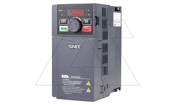 Преобразователь частоты EM730-2R2-3B, 400VAC, 2.2kW, 5.6/6.5A, ЭМС C3, IP20, корп.A1