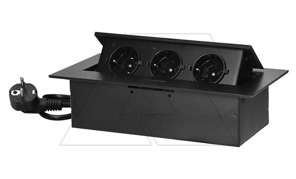 Блок розеточный встраиваемый 3x2P+E со шторками, кабель 1,5м, 3600вт, острый край, черный (стикерованный)